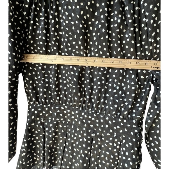 Women's ARGENTI BOUTIQUE blouse print point top black & white casual button 10. - Picture 8 of 10